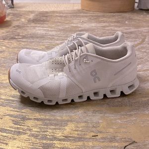 On cloud shoes waterproof